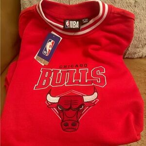 NWT NBA Brand Chicago Bulls Red Crewneck Sweatshirt Size L